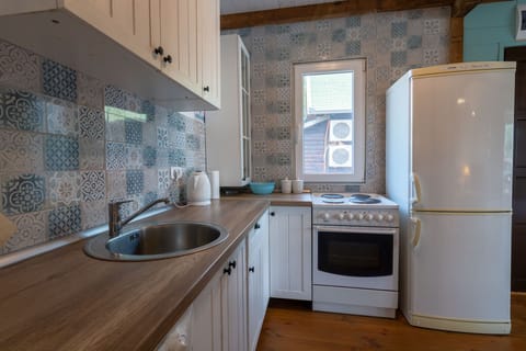 Full equipped kitchen with all amenities