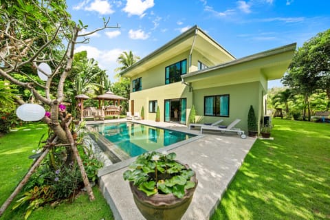 Villa Baan Suaan Serenity view from the garden