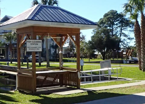 FISH CLEANING STATION