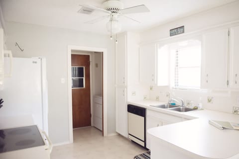 Stocked Kitchen and Laundry Room with clothes washer and dryer!