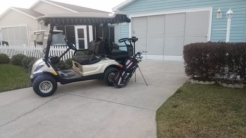 4-Seater Gas Golf Cart and Clubs