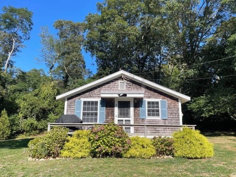 Welcome to Arrowsmith Cottage on the beautiful island of Martha's Vineyard!