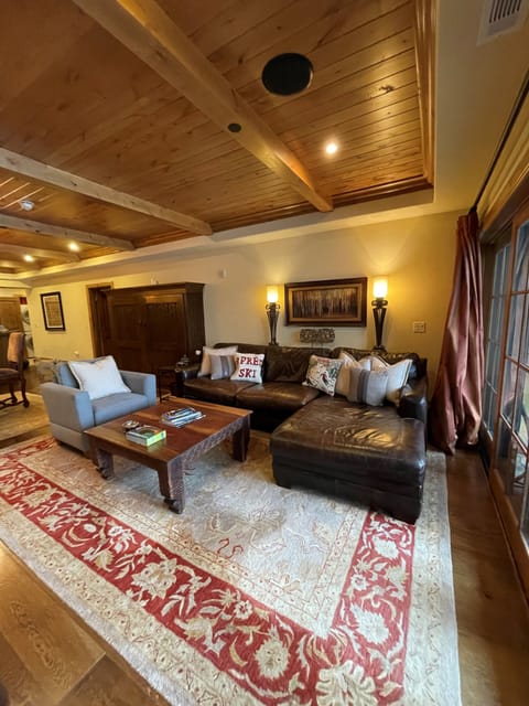 Spacious and cozy living room
