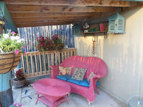 Side portal (covered porch)