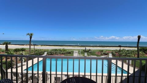 Warm tropical breezes while you enjoy overlooking both the pool & ocean.