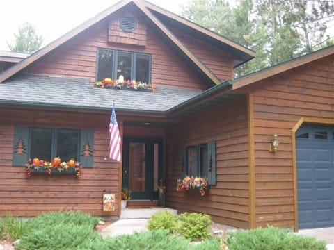 Fall with pumpkins and pretty leaves