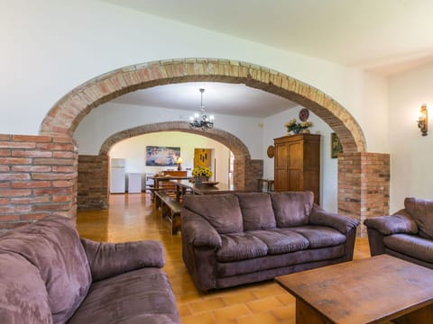 Furniture, Couch, Property, Picture Frame, Table, Building, Wood, Lighting, Comfort, Interior Design