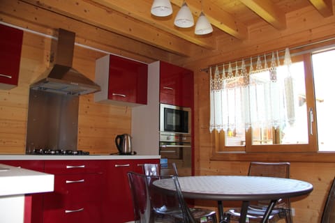 Pleasant well-equipped kitchen