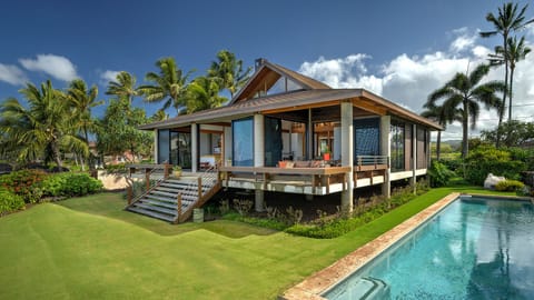 Hale Makai - Oceanfront Backyard, Pool & Lanai - Parrish Kauai