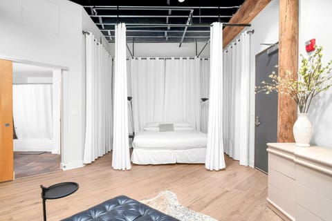 Bedroom with luxury king bed