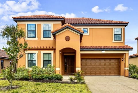Modern family home, Park up to 4 vehicles.