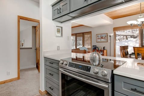 Newly remodeled kitchen, everything you need to prepare meals or plate your take out