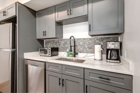 Simple, functional, and ready for your culinary creations!