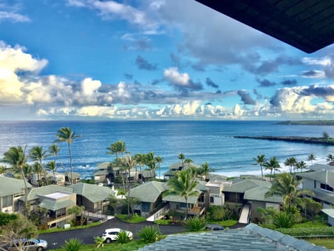 View from our lanai.
We have a 220 degree view and can see Molokai and Lanai.