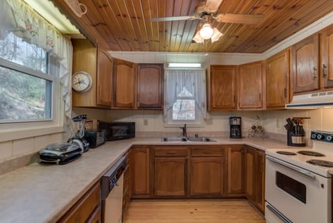 Well equipped and clean kitchen