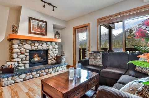 Spectacular Mountain Views!