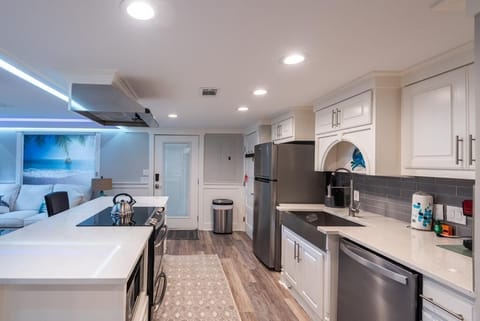 3 Elderberry- 1st Floor Kitchen