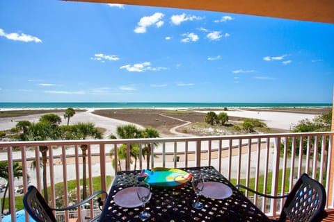 Direct Beachfront Condo With Private Beachfront Balcony