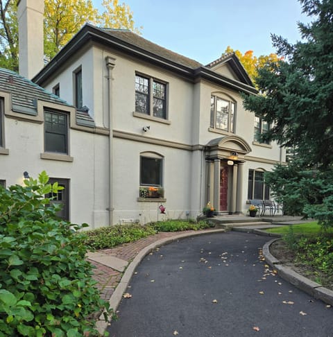 Hawthorne Manor - Large home and yard. Views of Lake Superior.