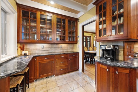 Kitchen hutch