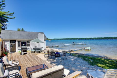 Maple City Vacation Rental | 2BR | 1BA | 600 Sq Ft | Step-Free Access