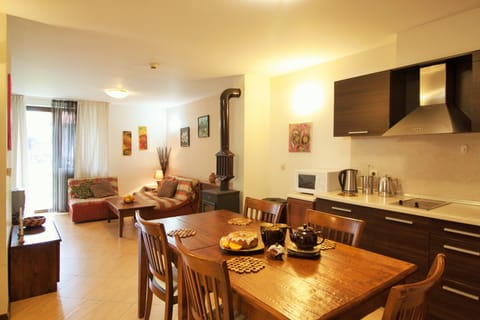 communal sitting and dining area