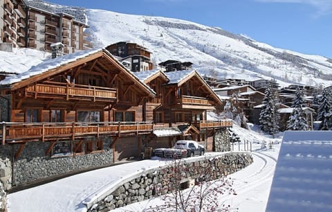 You will feel right at home, only 50m from the pistes in the winter.