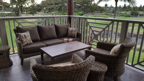 Relaxing lanai overlooking the Waikoloa Beach Course fairway