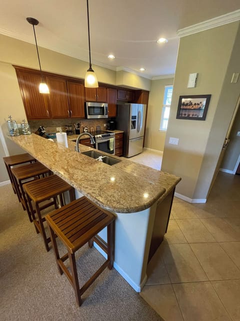 Bar and kitchen area