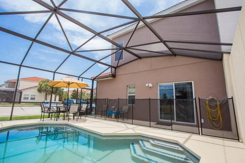 Screened Heated Pool w Pateo