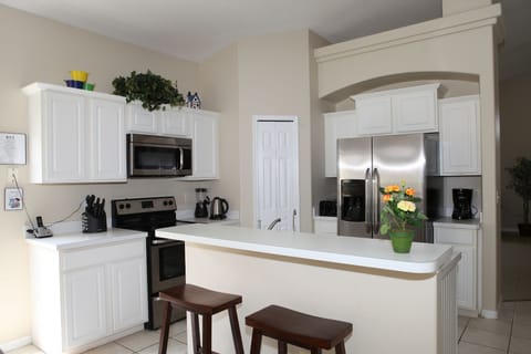 Fully equipped kitchen