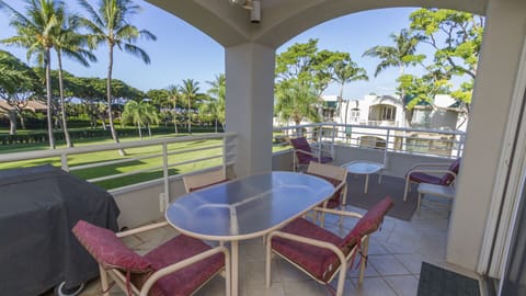 Largest lanai in the community, dining for 6 with ocean views