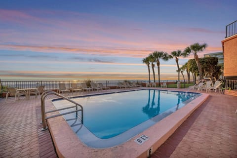 Sunset at the pool!