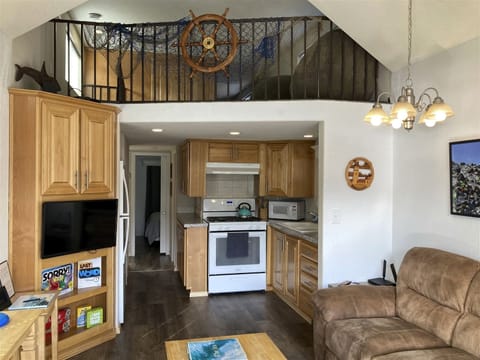 Emmanuel - The kitchen as seen from the living room