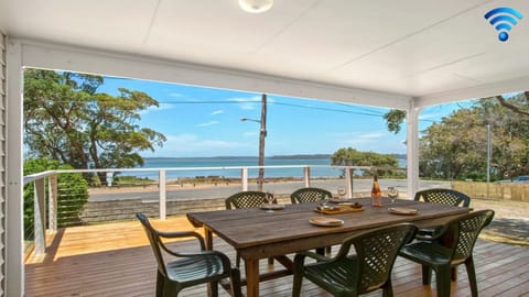 Bellevue | Covered deck | Waterfront | Views across the lake
