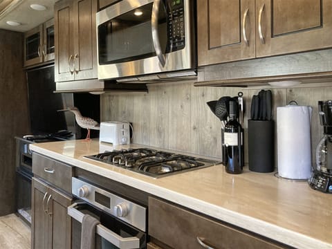 Driftwood - Fully stocked and well equipped