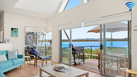 Tilbury Breeze | Lounge room | Views