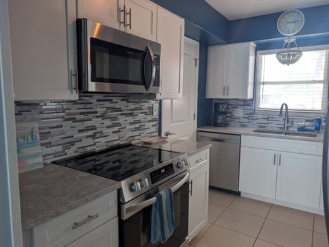 Kitchen with full size appliances 