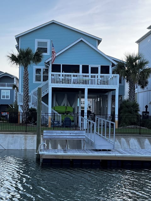Waterfront with easy access to beach