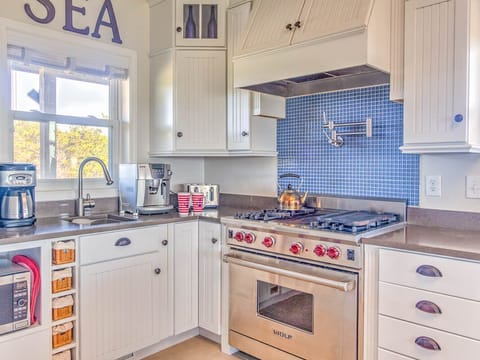 Chefs will really enjoy the use of a gas stove and all the extras provided in the kitchen