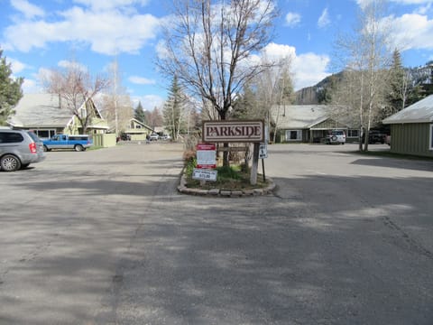 entrance to Parkside Condos