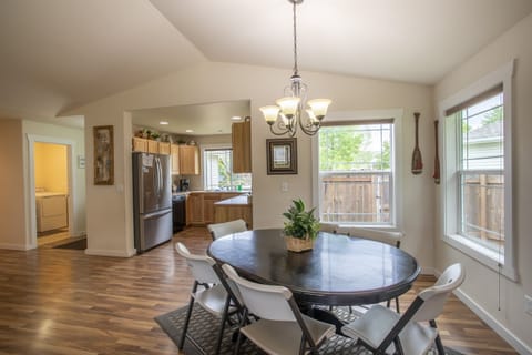 Dining area with seating for 6. Enjoy your meals, games or just gather and enjoy your companions!