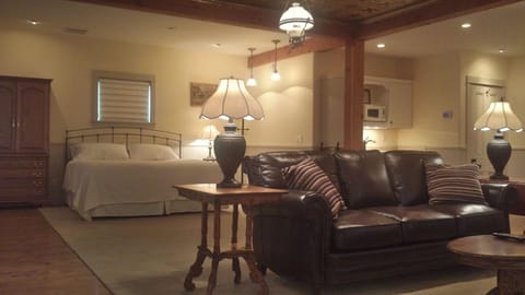 Welcome to Cow Creek Suite For Two!  (Or one, of course.)