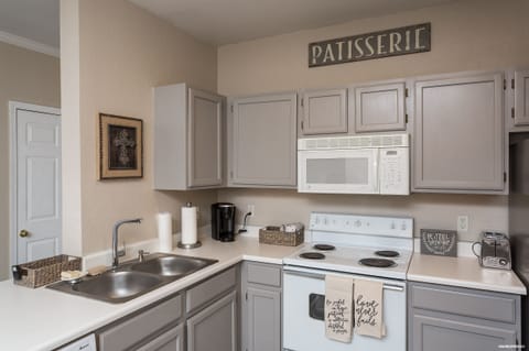 all modern newer appliances to enjoy