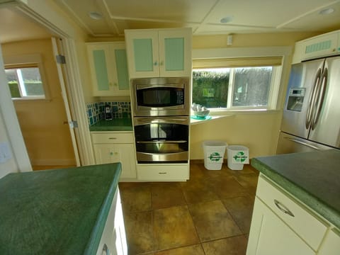 Double Ovens, Microwave, and Refrigerator