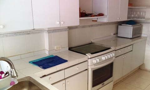 complete kitchen, with all needed, fridge, microwave, washing mashine, ........