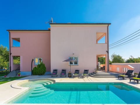 Property, Swimming Pool, House, Building, Real Estate, Residential Area, Architecture, Home, Villa, Leisure