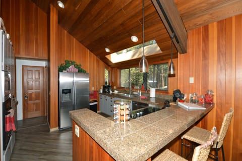 Kitchen bar and 3 bar stools