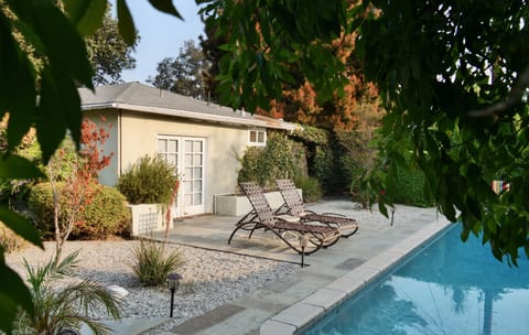 Guesthouse in the garden