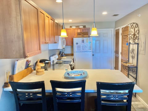 Kitchen, Bar and Wine Rack